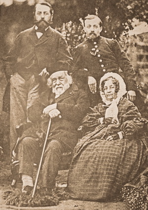 Le commandant Carraud, Zulma et leurs enfants